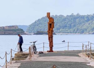 Anthony Gormley's Look II